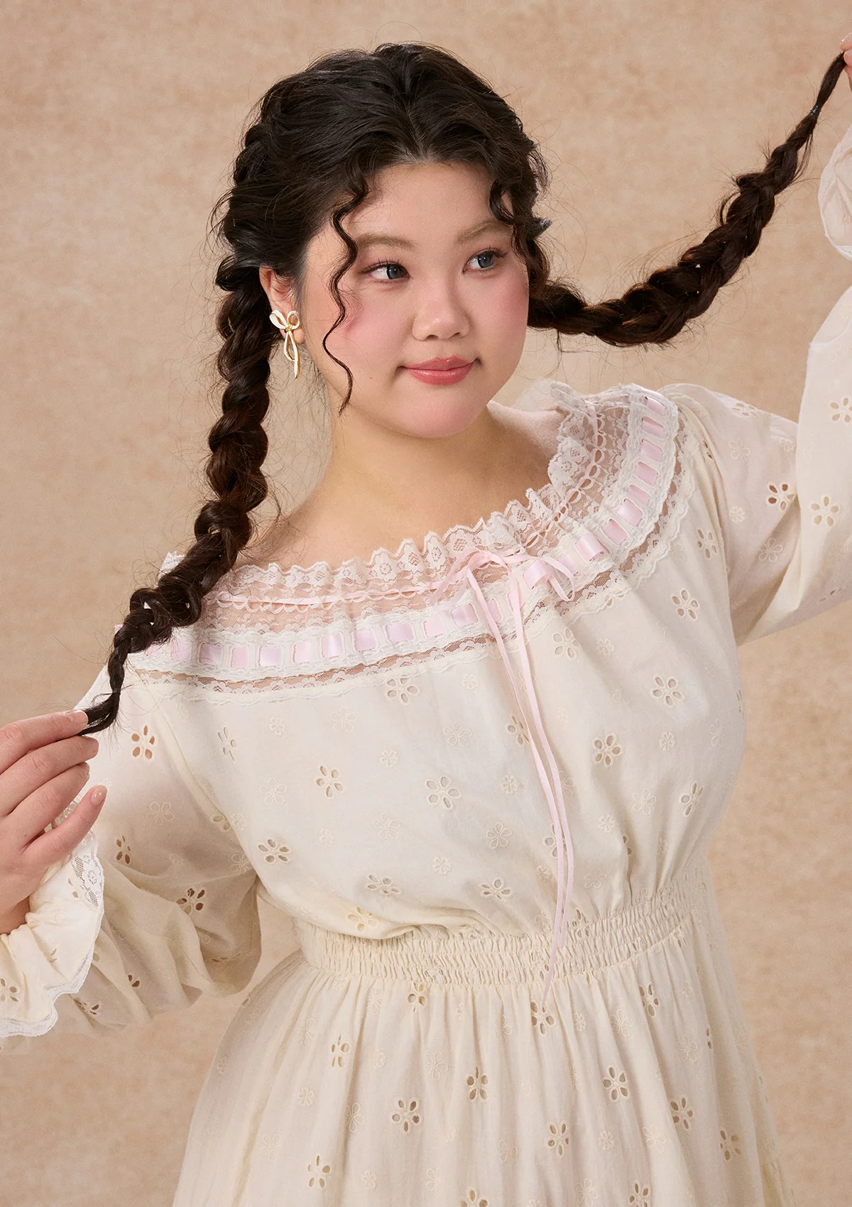 Curve&Plus White Camellia Dress - Image 2