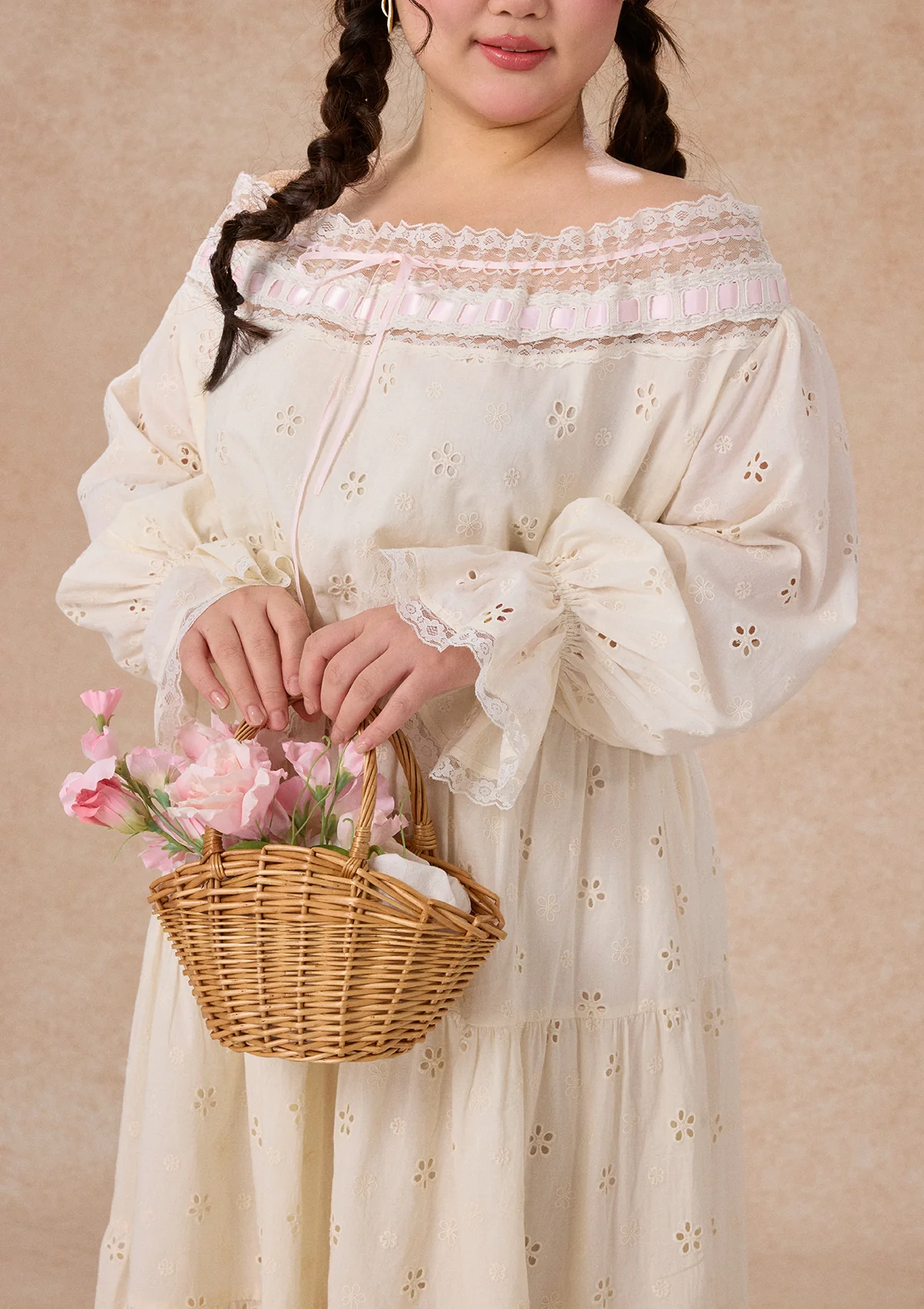 Curve&Plus White Camellia Dress - Image 3