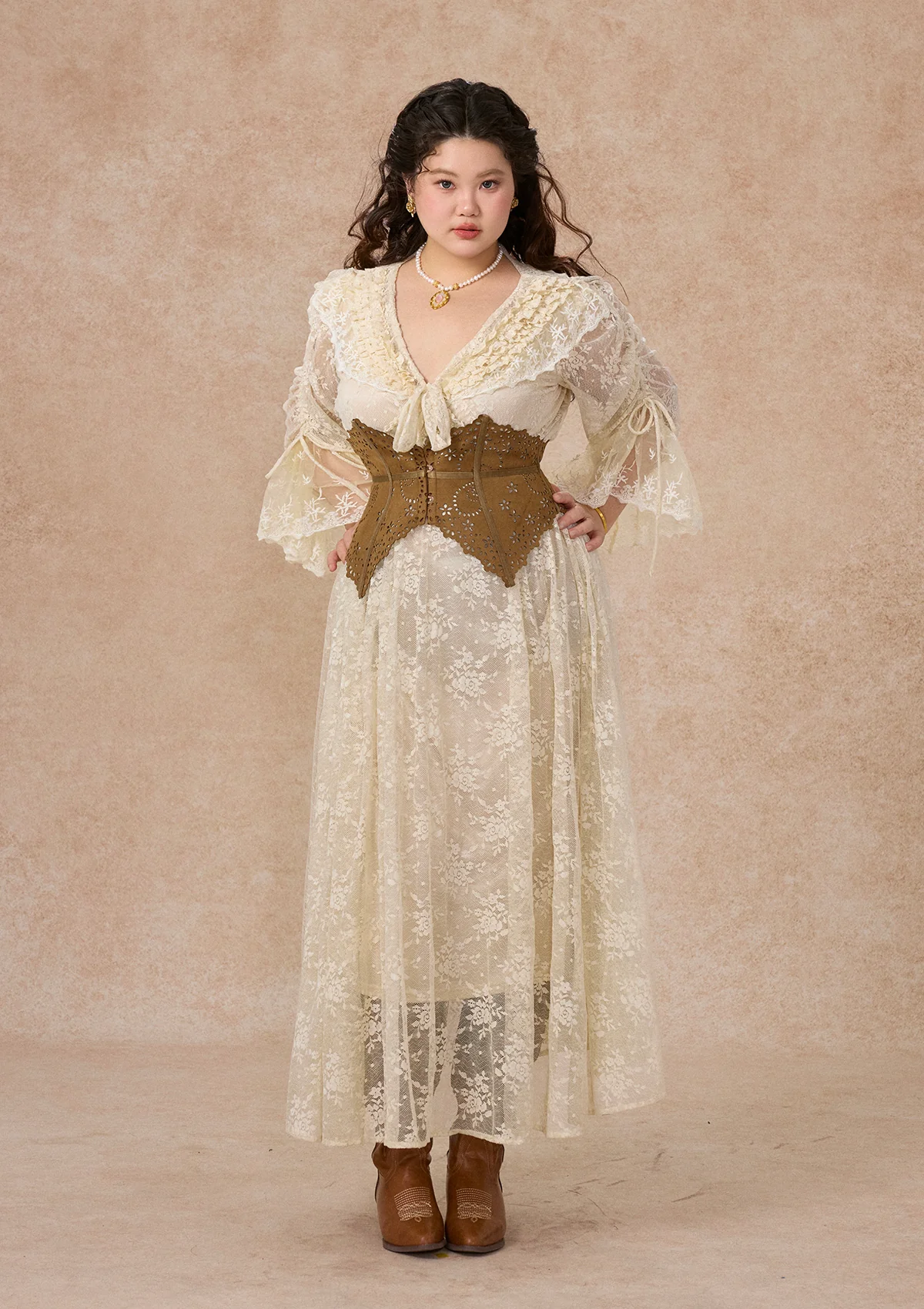Curve&Plus White Horse Princess Dress - Image 8