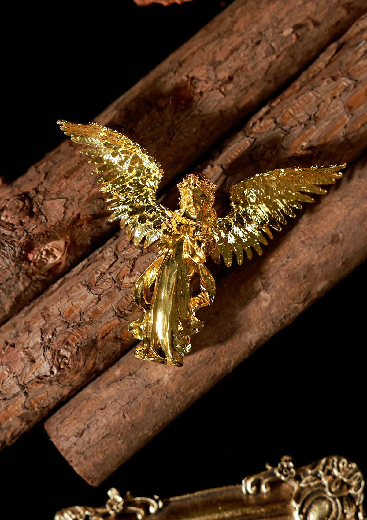 Golden Eagle Athena Brooch - Image 7