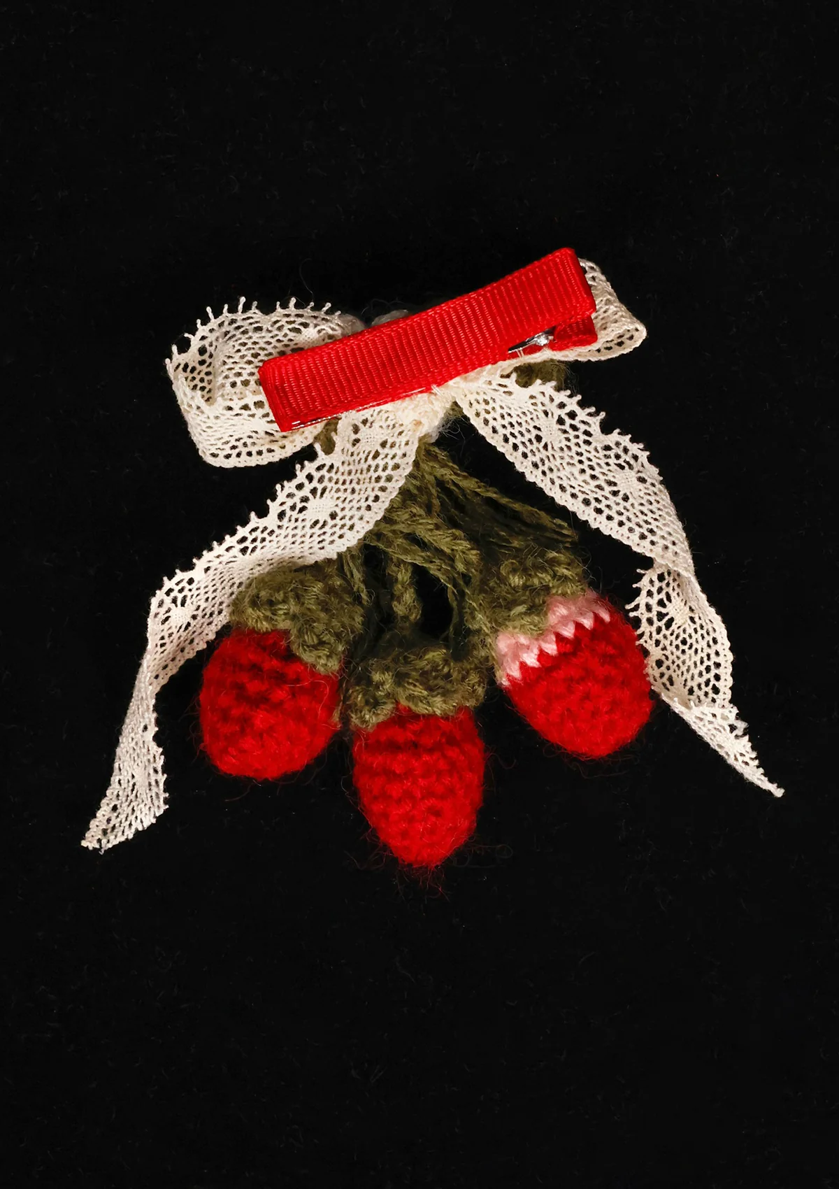 Strawberry Mont Blanc Knit Hair Clip - Image 3